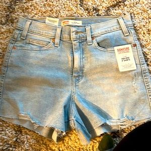 NWT LEVIS SHORTS